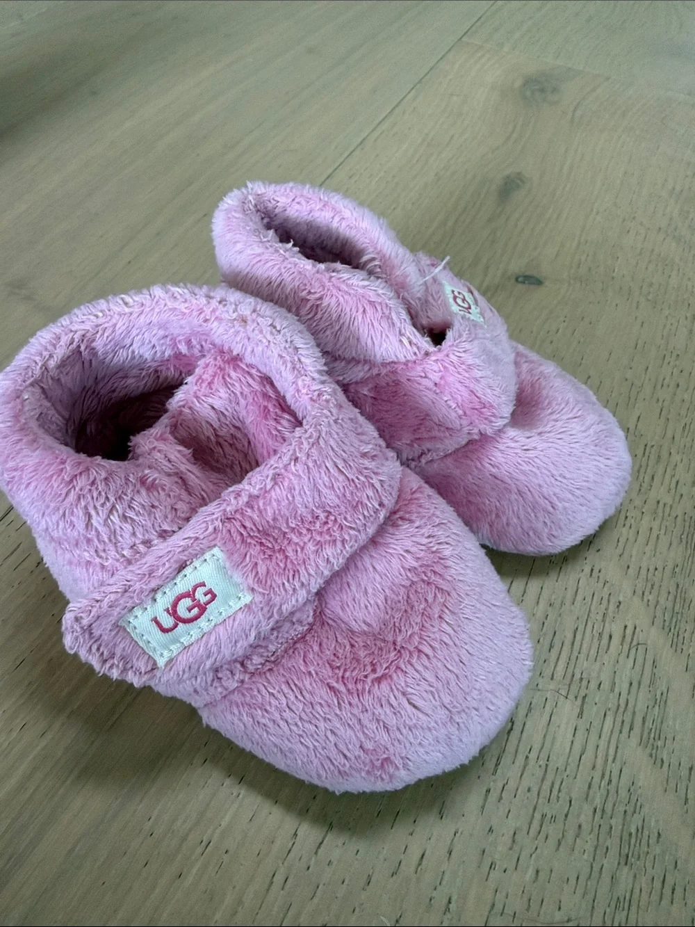 UGG Bixbee Pink Slippers size 2/3c